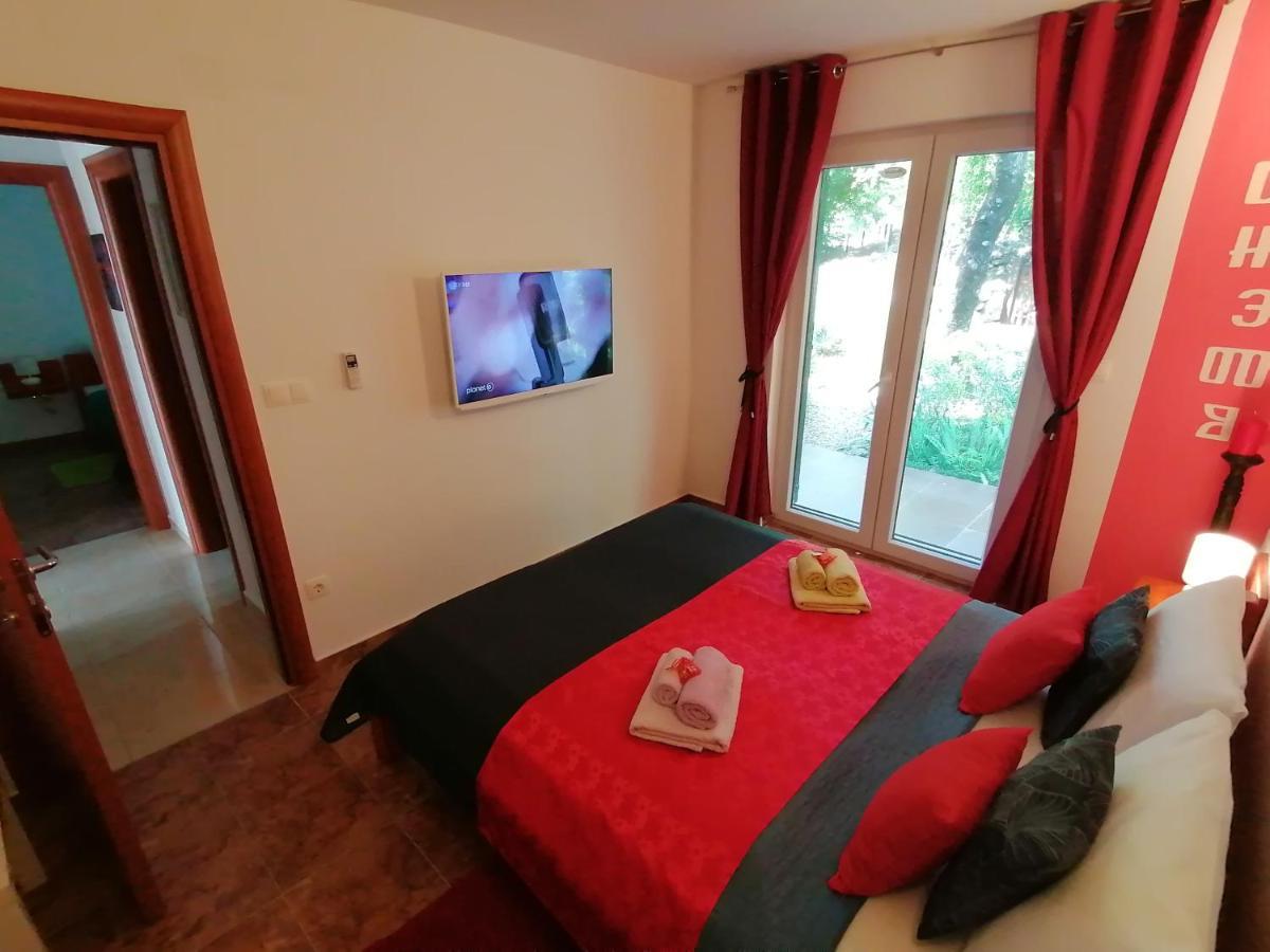 The Forest House Krk 1 Kras Luaran gambar