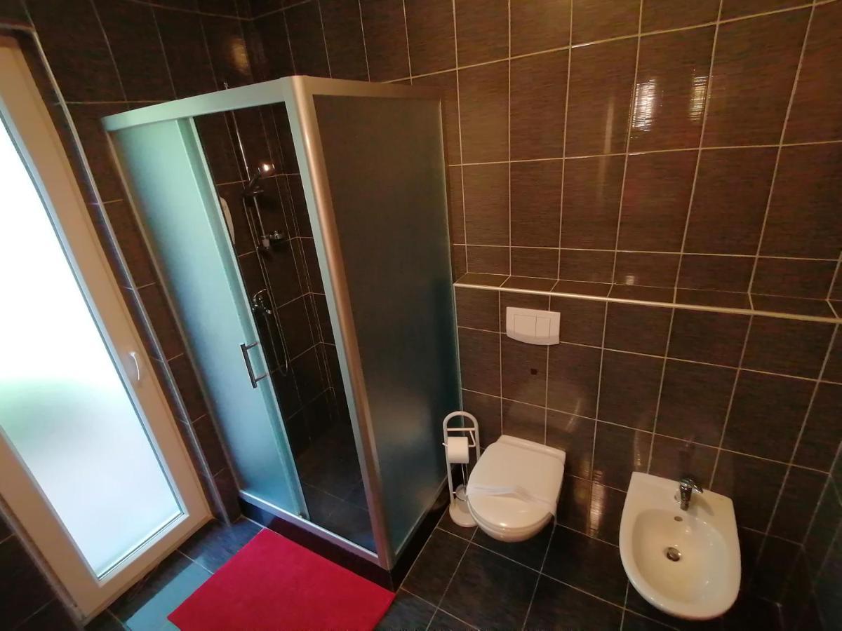 The Forest House Krk 1 Kras Luaran gambar