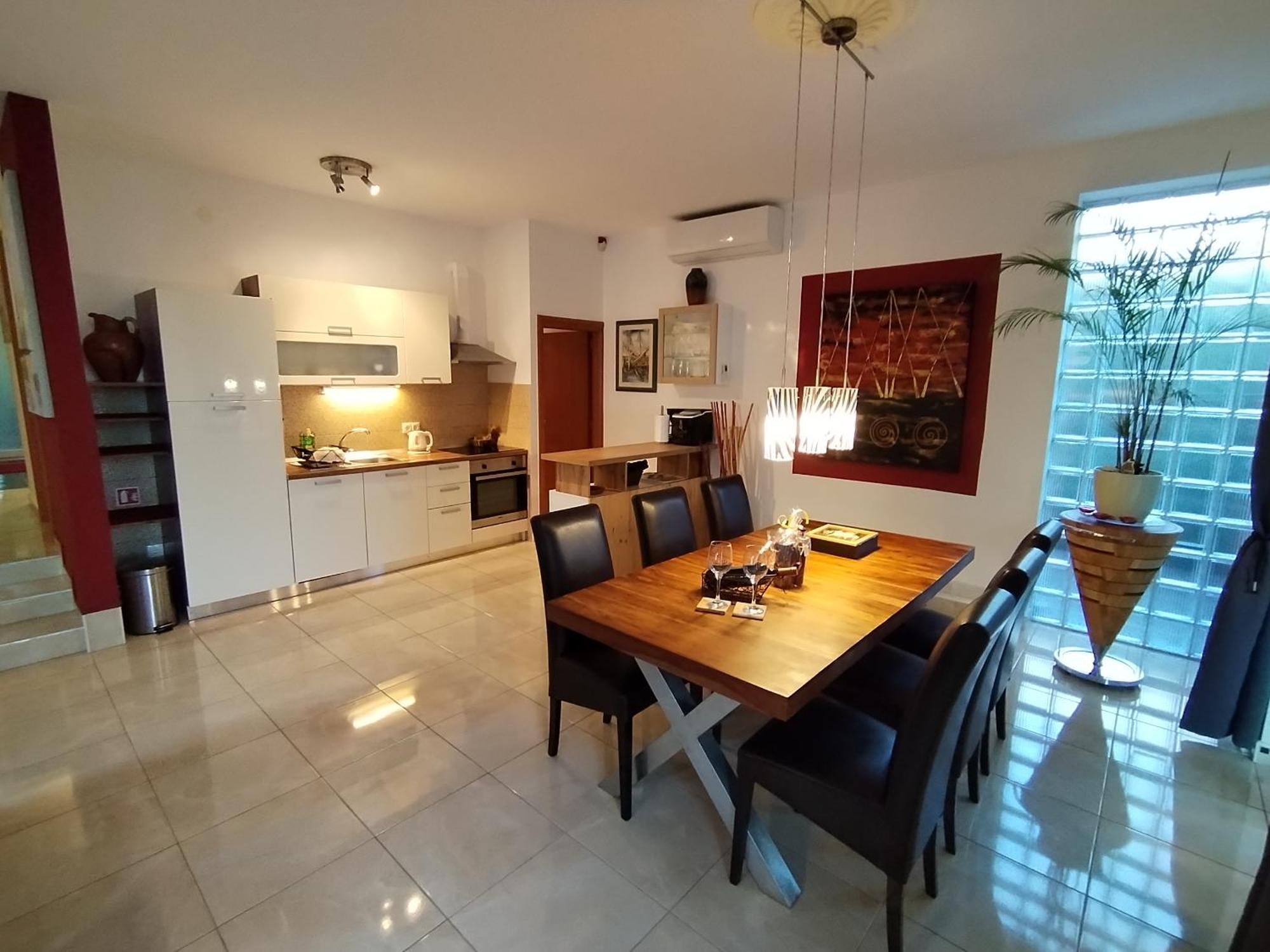 The Forest House Krk 1 Kras Luaran gambar