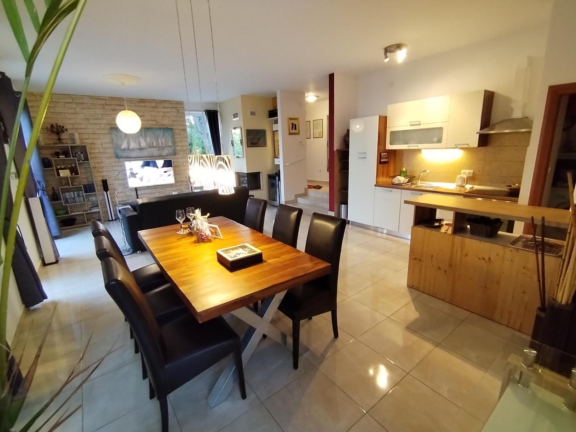 The Forest House Krk 1 Kras Luaran gambar