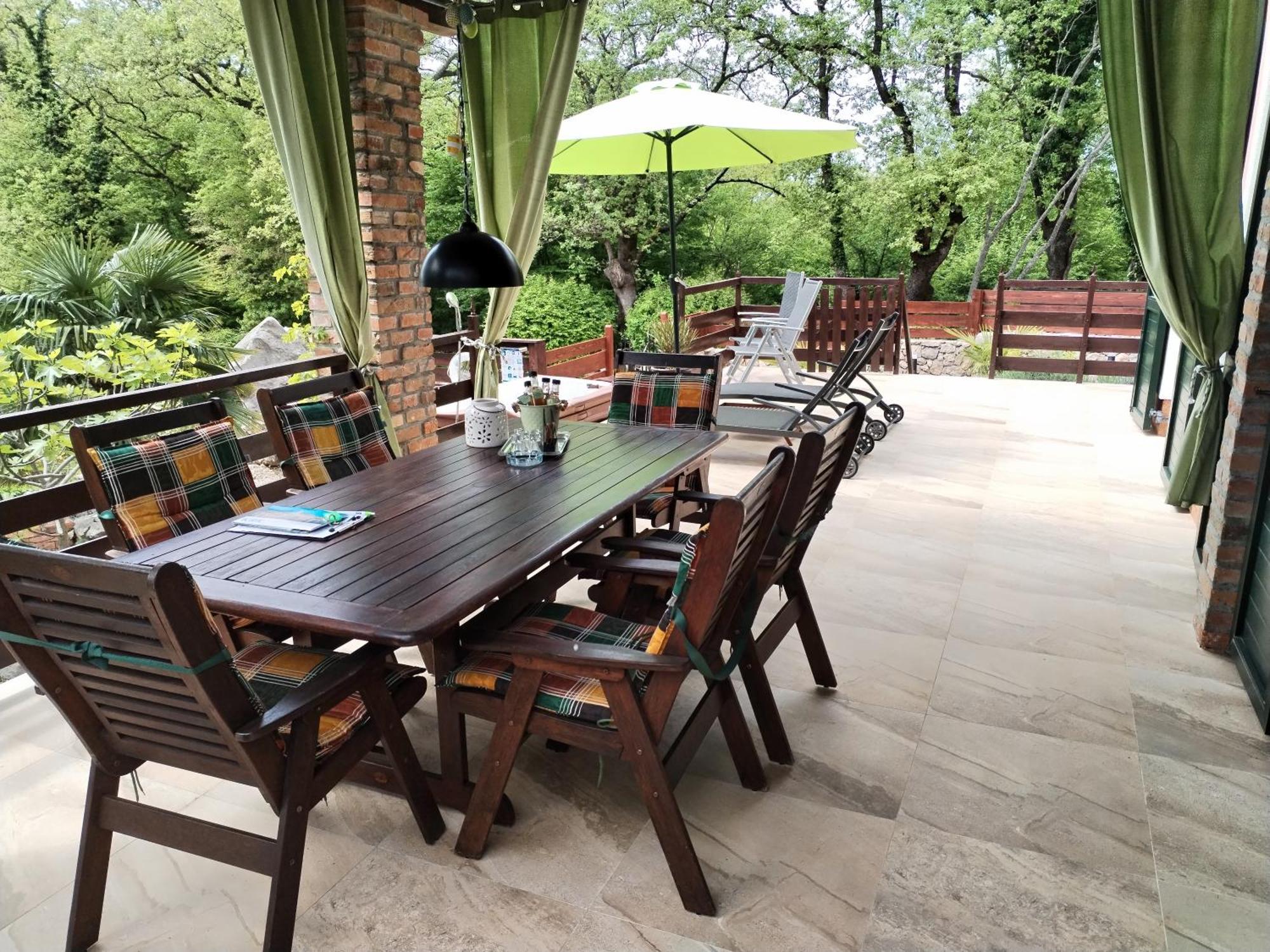 The Forest House Krk 1 Kras Luaran gambar